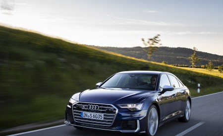 2020 Audi S6 Sedan TDI (Color: Navarra Blue) Front Three-Quarter Wallpapers  450x275 (11)
