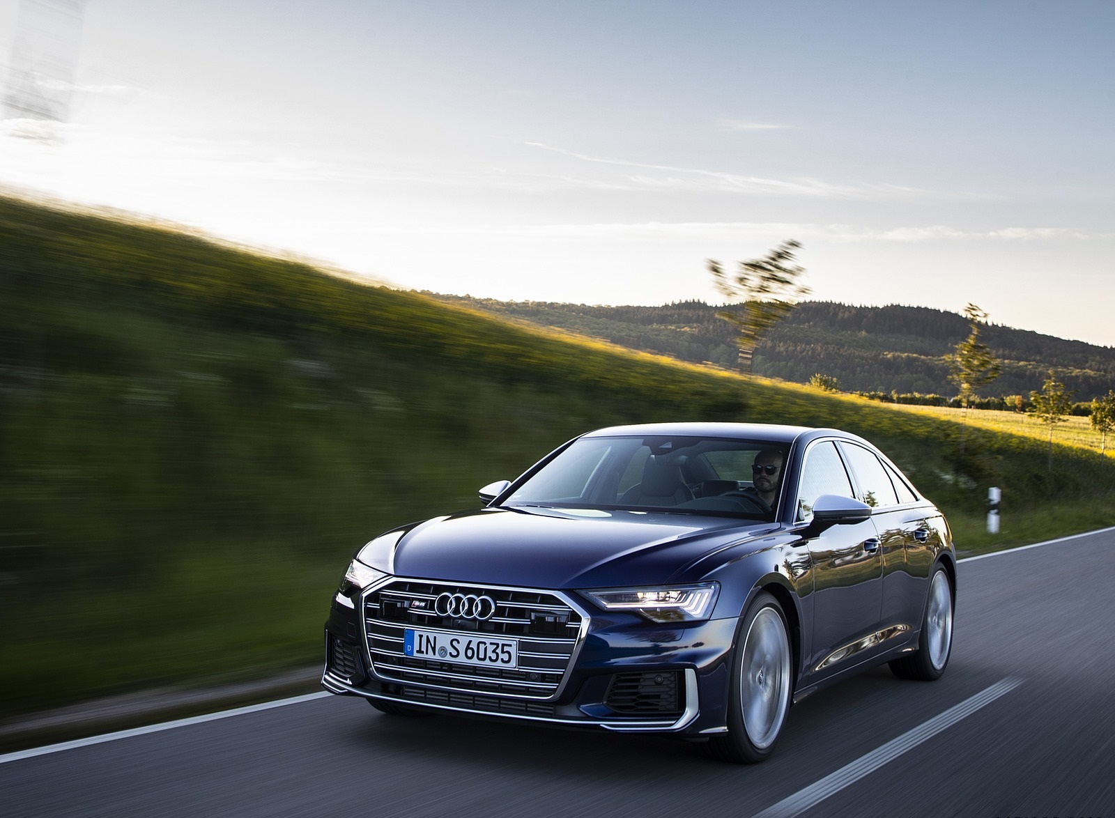 2020 Audi S6 Sedan TDI (Color: Navarra Blue) Front Three-Quarter Wallpapers  (11)