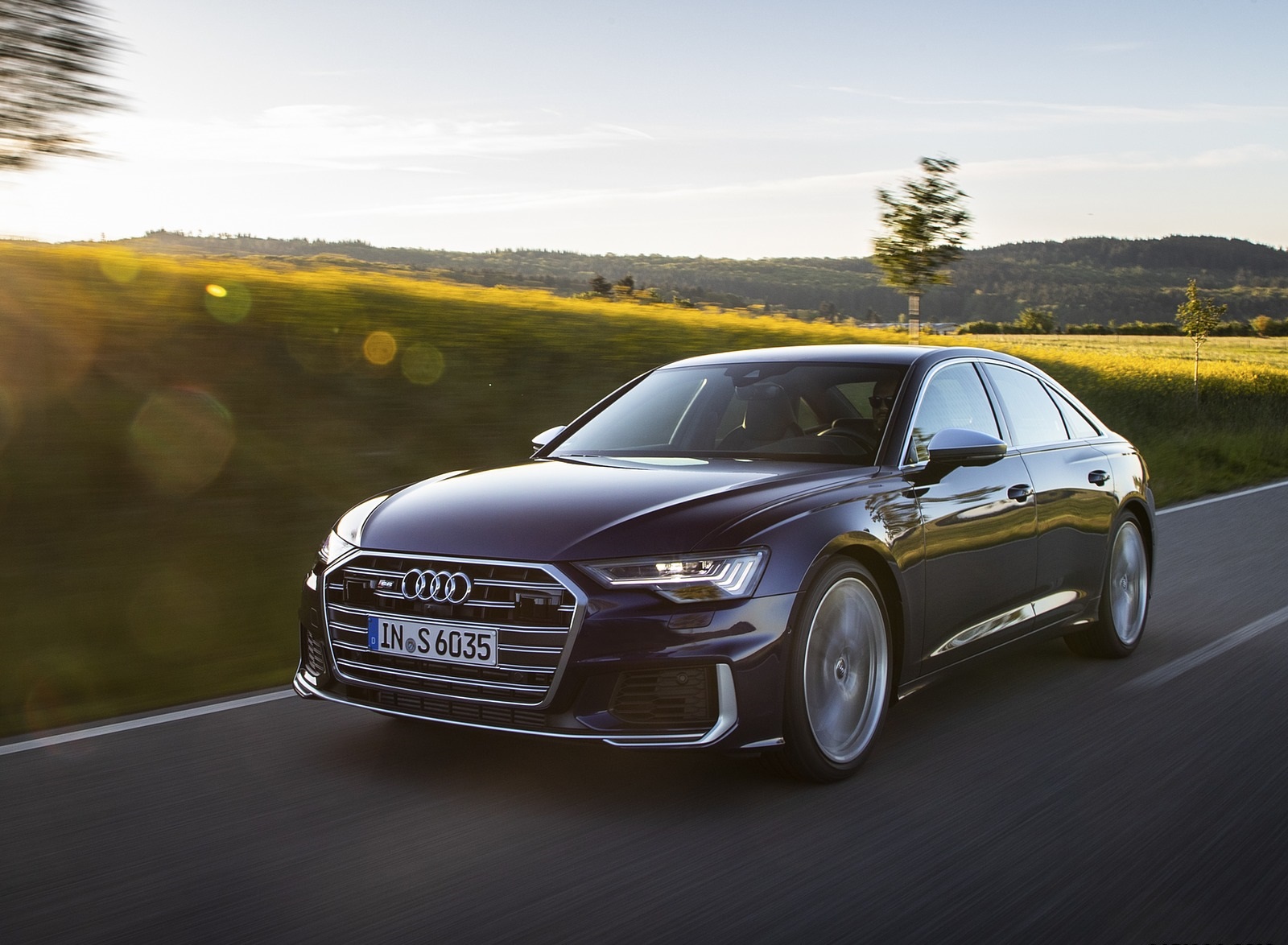 2020 Audi S6 Sedan TDI (Color: Navarra Blue) Front Three-Quarter Wallpapers  (12)