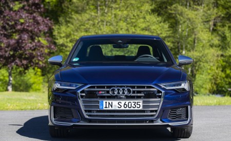 2020 Audi S6 Sedan TDI (Color: Navarra Blue) Front Wallpapers 450x275 (30)
