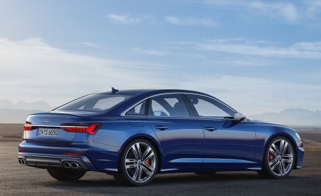 2020 Audi S6 Sedan TDI (Color: Navarra Blue) Rear Three-Quarter Wallpapers  450x275 (36)