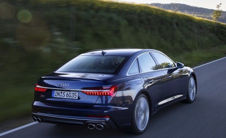 2020 Audi S6 Sedan TDI (Color: Navarra Blue) Rear Three-Quarter Wallpapers 450x275 (15)