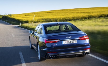 2020 Audi S6 Sedan TDI (Color: Navarra Blue) Rear Wallpapers 450x275 (10)
