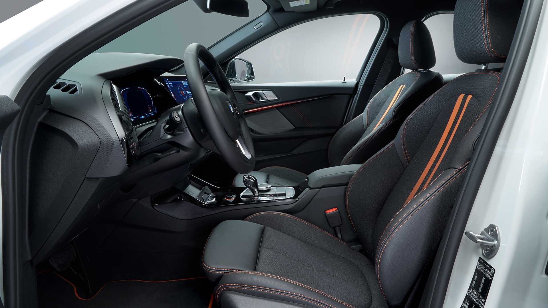 2020 BMW 1-Series 118i (Color: Mineral white Metallic) Interior Cockpit Wallpapers #38 of 66