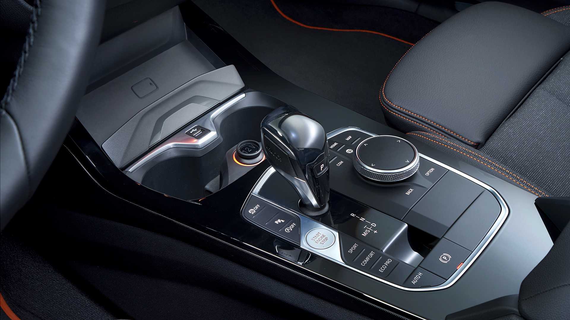 2020 BMW 1-Series 118i (Color: Mineral white Metallic) Interior Detail Wallpapers #36 of 66