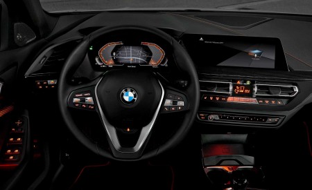 2020 BMW 1-Series 118i (Color: Mineral white Metallic) Interior Steering Wheel Wallpapers 450x275 (29)