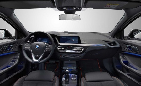 2020 BMW 1-Series 118i (Color: Mineral white Metallic) Interior Wallpapers 450x275 (41)