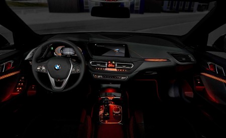 2020 BMW 1-Series 118i (Color: Mineral white Metallic) Interior Wallpapers 450x275 (39)