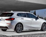 2020 BMW 1-Series 118i (Color: Mineral white Metallic) Rear Three-Quarter Wallpapers 150x120