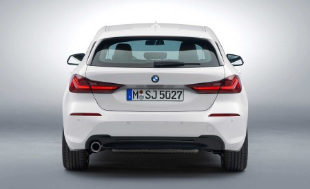 2020 BMW 1-Series 118i (Color: Mineral white Metallic) Rear Wallpapers 450x275 (21)