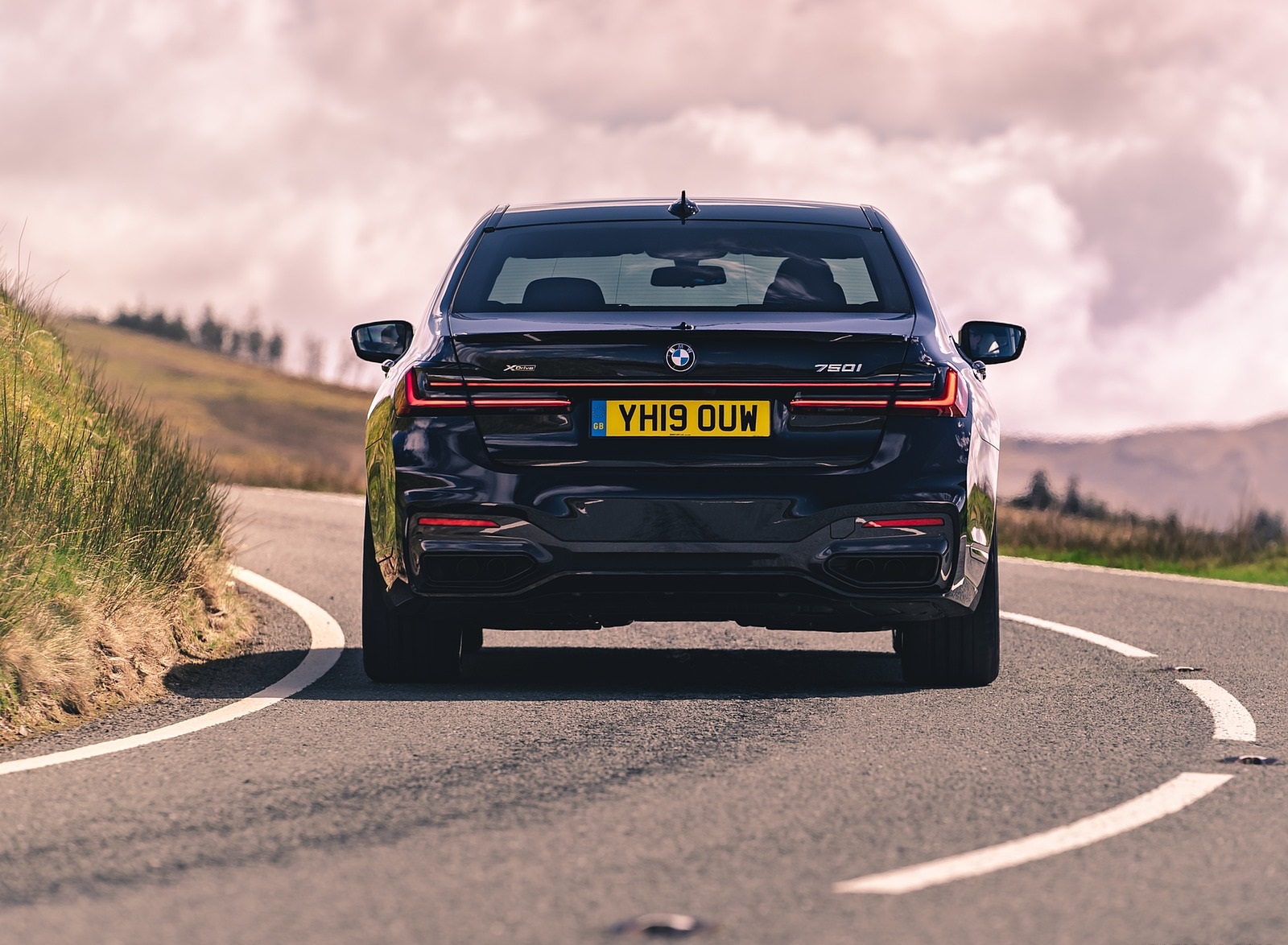 2020 BMW 7-Series 750i M Sport (UK-Spec) Rear Wallpapers (8)