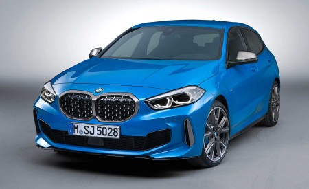 2020 BMW M135i xDrive (Color: Misano Blue Metallic) Front Three-Quarter Wallpapers 450x275 (20)