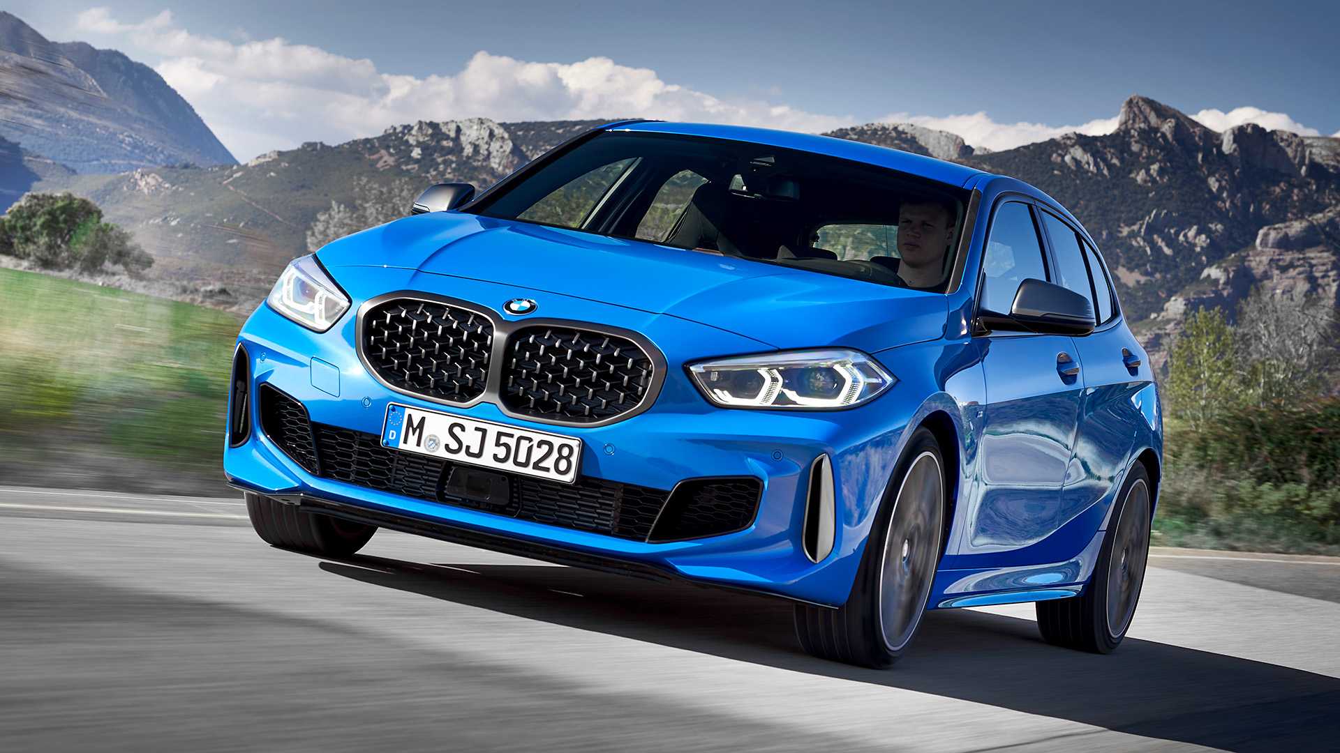 2020 BMW M135i xDrive (Color: Misano Blue Metallic) Front Three-Quarter Wallpapers (2)