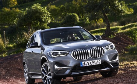 2020 BMW X1 Front Three-Quarter Wallpapers  450x275 (13)
