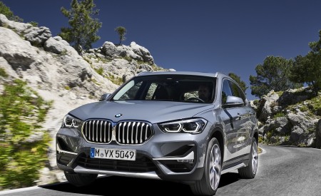 2020 BMW X1 Front Three-Quarter Wallpapers 450x275 (8)