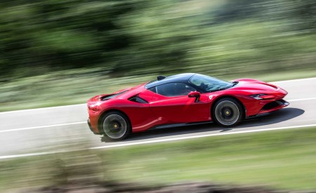 2020 Ferrari SF90 Stradale Front Three-Quarter Wallpapers 450x275 (13)