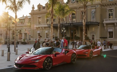 2020 Ferrari SF90 Stradale Front Three-Quarter Wallpapers 450x275 (38)
