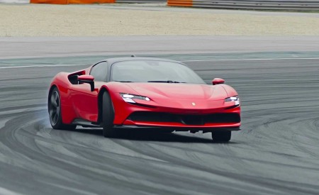 2020 Ferrari SF90 Stradale Front Three-Quarter Wallpapers 450x275 (46)