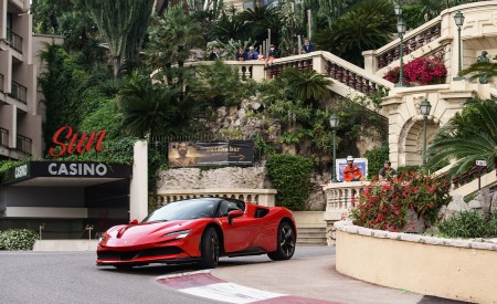 2020 Ferrari SF90 Stradale Front Three-Quarter Wallpapers 450x275 (39)