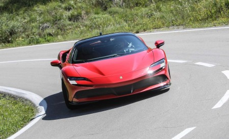 2020 Ferrari SF90 Stradale Front Wallpapers 450x275 (16)