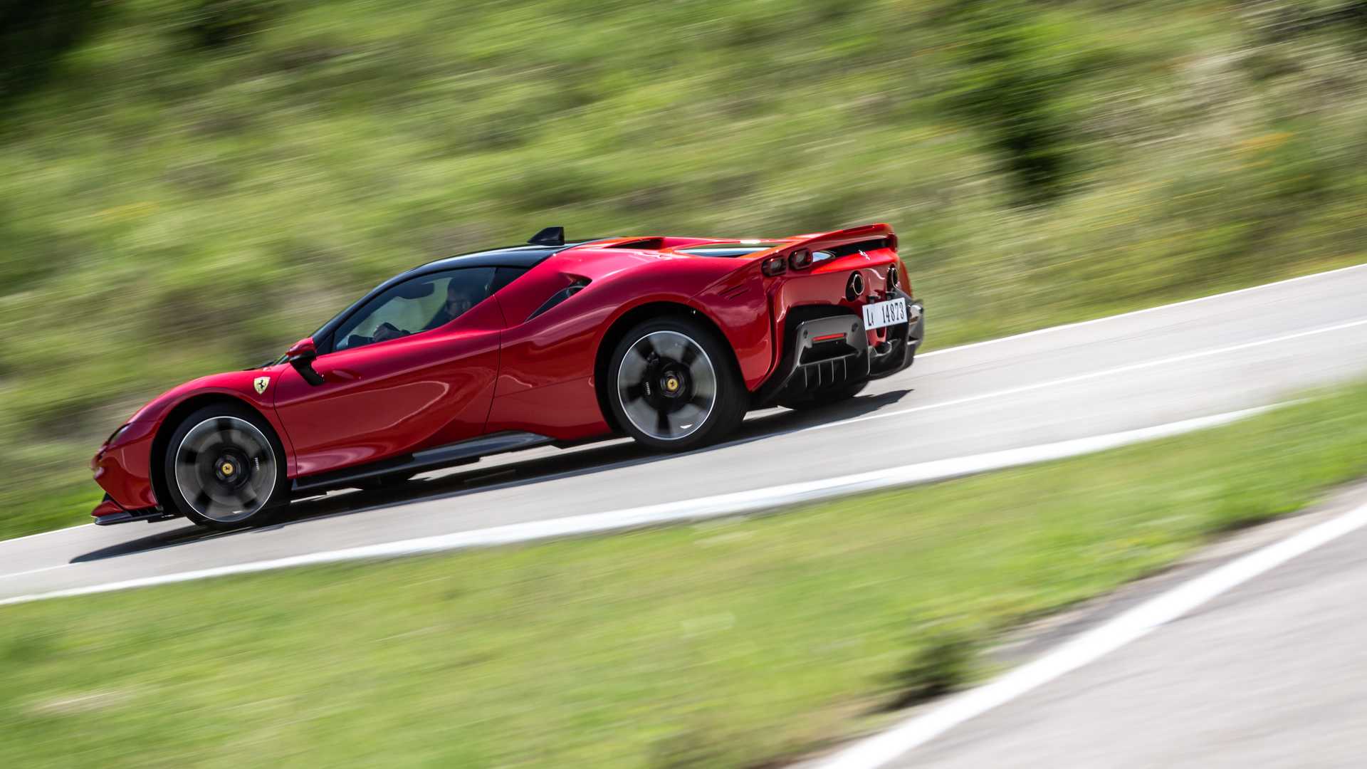 2020 Ferrari SF90 Stradale Rear Three-Quarter Wallpapers #12 of 70