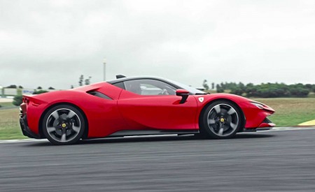 2020 Ferrari SF90 Stradale Side Wallpapers 450x275 (55)