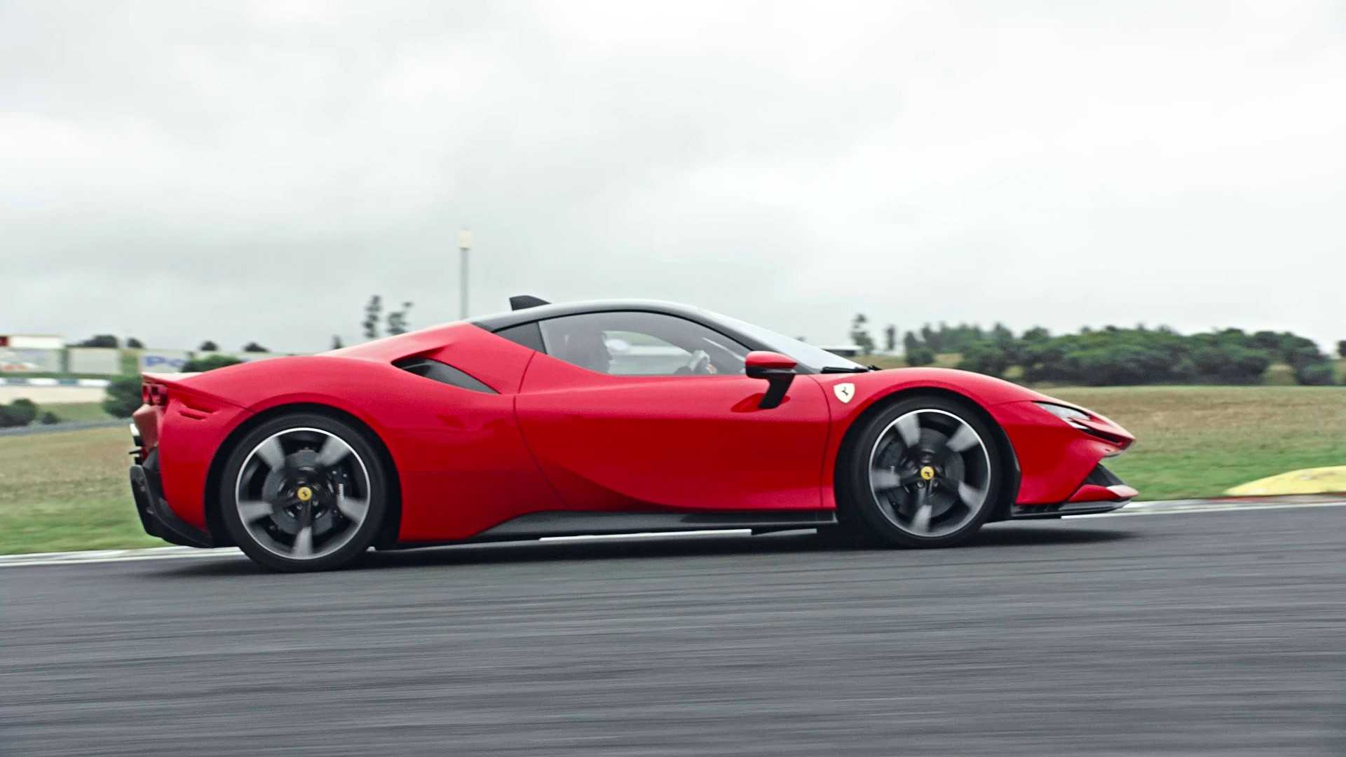 2020 Ferrari SF90 Stradale Side Wallpapers #55 of 70