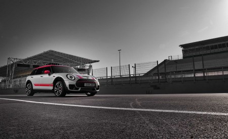 2020 MINI Clubman John Cooper Works Front Three-Quarter Wallpapers 450x275 (13)