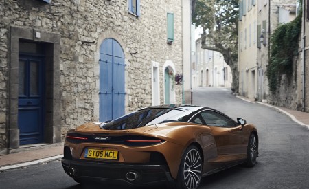 2020 McLaren GT (Color: Burnished Copper) Rear Three-Quarter Wallpapers 450x275 (49)