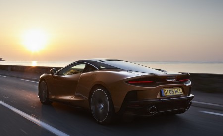 2020 McLaren GT (Color: Burnished Copper) Rear Three-Quarter Wallpapers 450x275 (41)