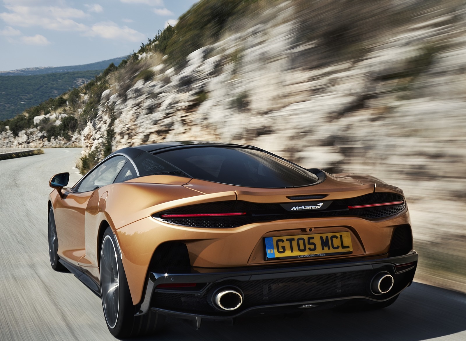 2020 McLaren GT (Color: Burnished Copper) Rear Wallpapers #34 of 117