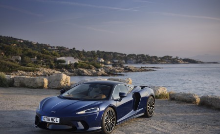 2020 McLaren GT (Color: Namaka Blue) Front Three-Quarter Wallpapers 450x275 (14)