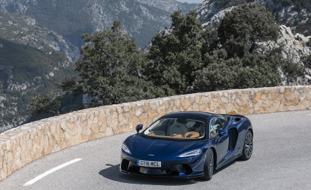2020 McLaren GT (Color: Namaka Blue) Front Three-Quarter Wallpapers 450x275 (11)