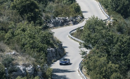 2020 McLaren GT (Color: Namaka Blue) Front Wallpapers 450x275 (16)