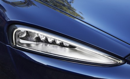 2020 McLaren GT (Color: Namaka Blue) Headlight Wallpapers 450x275 (23)