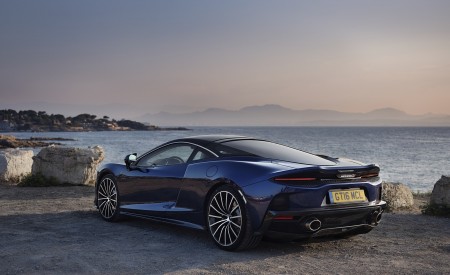 2020 McLaren GT (Color: Namaka Blue) Rear Three-Quarter Wallpapers 450x275 (18)
