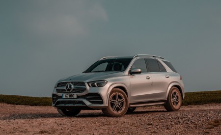 2020 Mercedes-Benz GLE 300d (UK-Spec) Front Three-Quarter Wallpapers 450x275 (25)