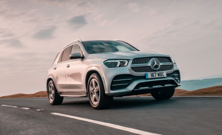 2020 Mercedes-Benz GLE 300d (UK-Spec) Front Three-Quarter Wallpapers 450x275 (2)