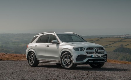 2020 Mercedes-Benz GLE 300d (UK-Spec) Front Three-Quarter Wallpapers 450x275 (27)