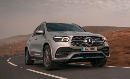 2020 Mercedes-Benz GLE 300d (UK-Spec) Front Three-Quarter Wallpapers 450x275 (5)