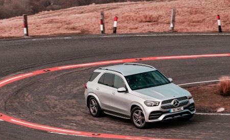 2020 Mercedes-Benz GLE 300d (UK-Spec) Front Three-Quarter Wallpapers 450x275 (14)