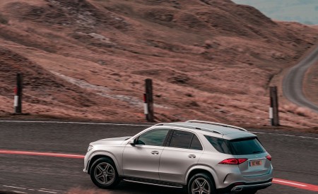 2020 Mercedes-Benz GLE 300d (UK-Spec) Rear Three-Quarter Wallpapers 450x275 (9)