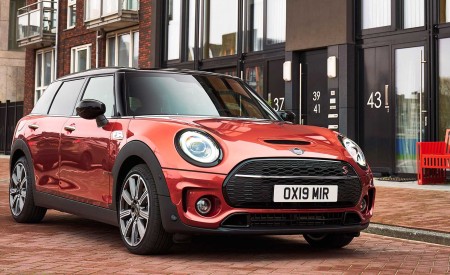 2020 Mini Clubman Front Three-Quarter Wallpapers 450x275 (3)
