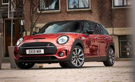 2020 Mini Clubman Front Three-Quarter Wallpapers 450x275 (4)