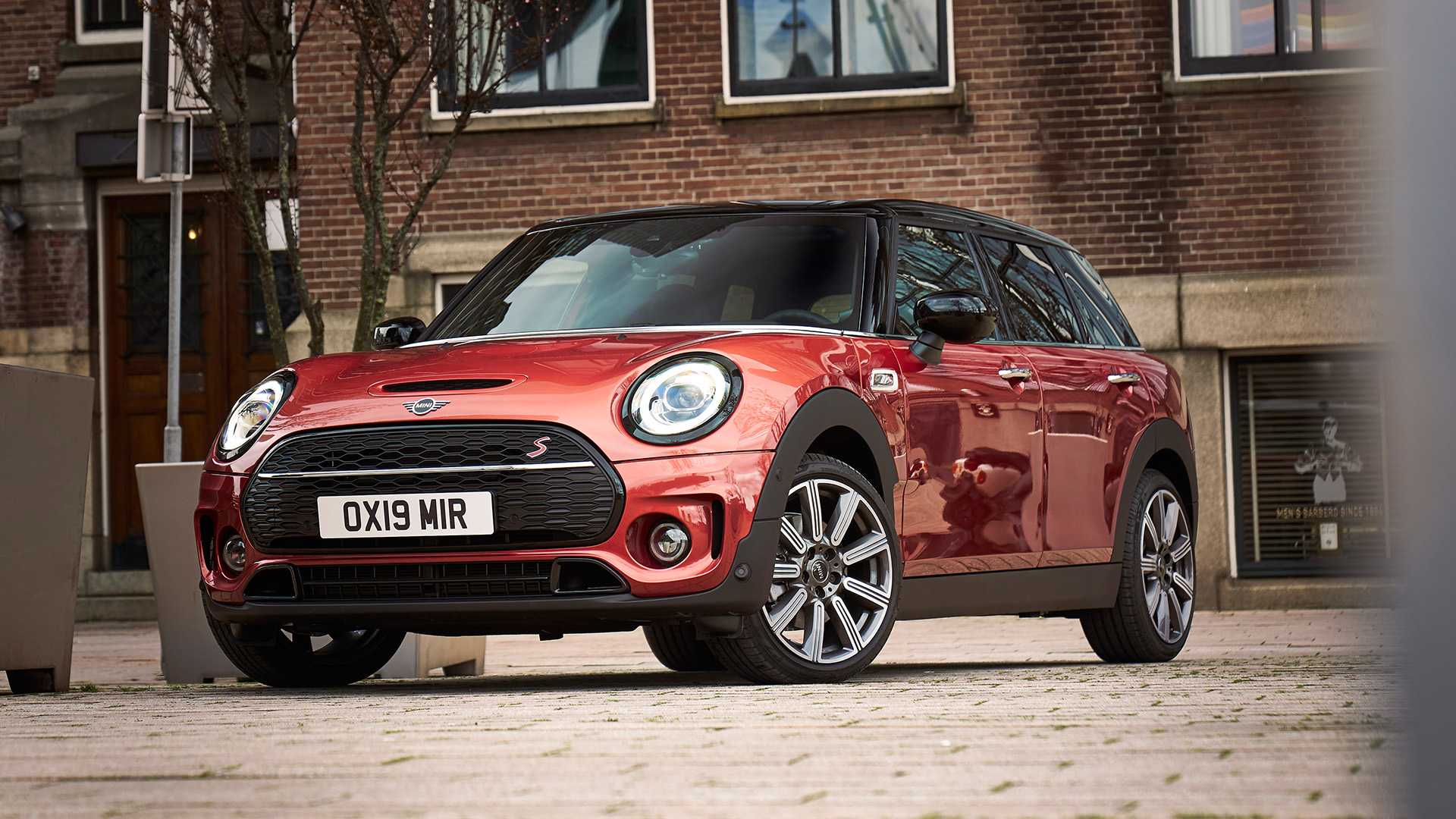 2020 Mini Clubman Front Three-Quarter Wallpapers (4)