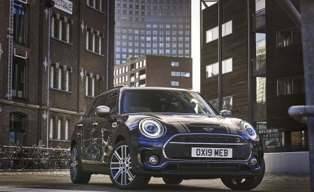 2020 Mini Clubman S Front Three-Quarter Wallpapers 450x275 (48)