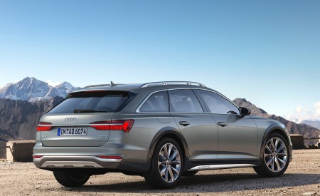 2020 Audi A6 allroad quattro (Color: Gavial Green) Rear Three-Quarter Wallpapers 450x275 (69)
