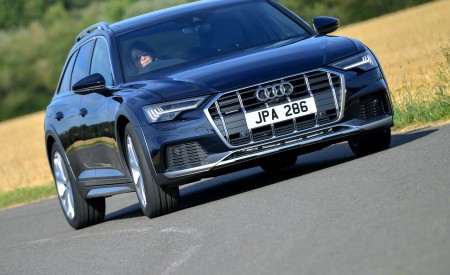 2020 Audi A6 allroad quattro (UK-Spec) Front Three-Quarter Wallpapers 450x275 (2)