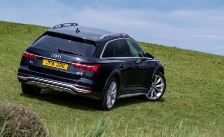 2020 Audi A6 allroad quattro (UK-Spec) Off-Road Wallpapers 450x275 (22)