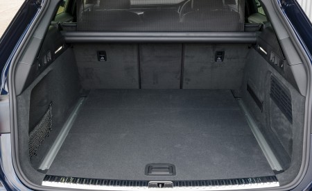 2020 Audi A6 allroad quattro (UK-Spec) Trunk Wallpapers 450x275 (56)